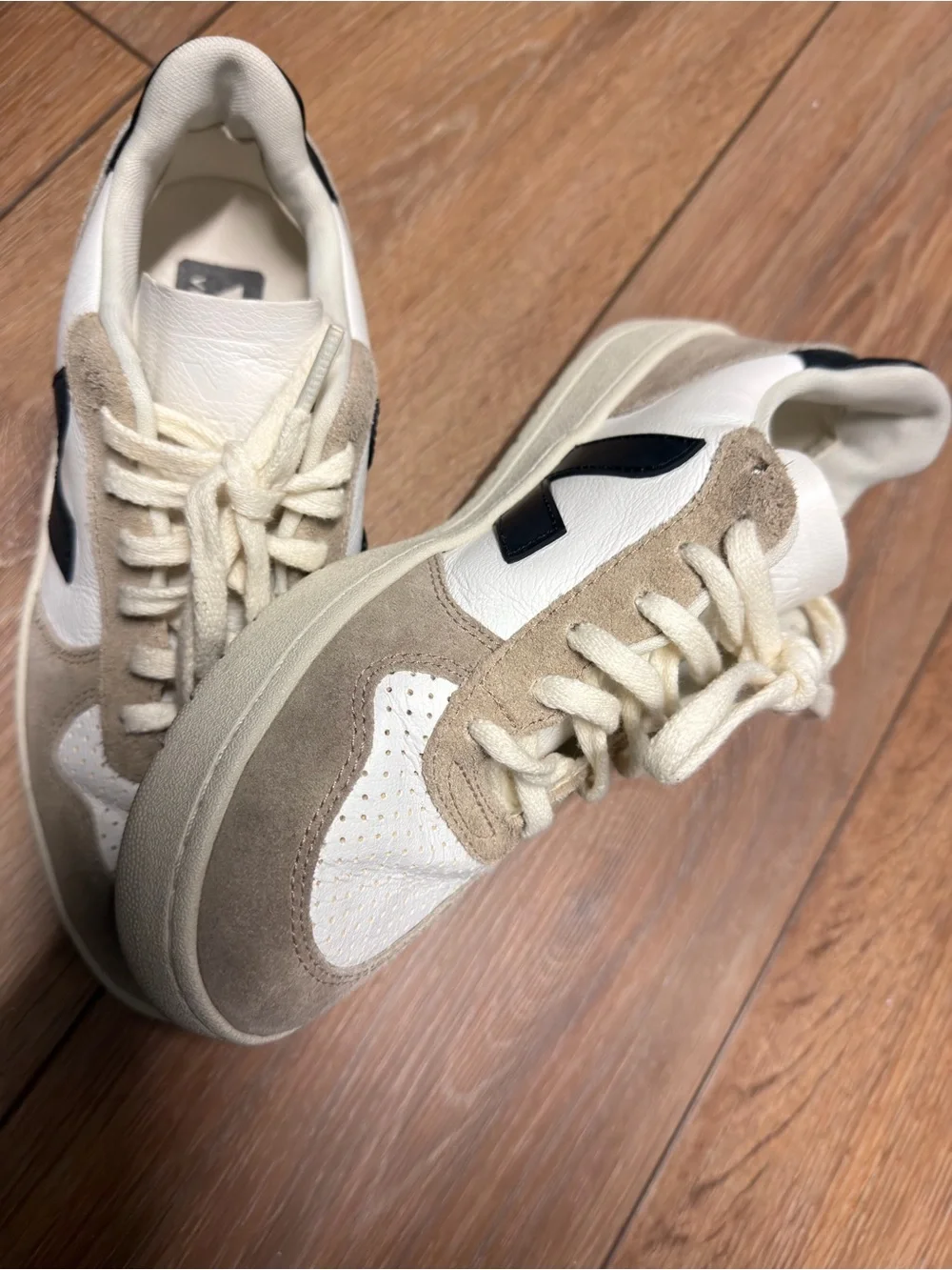 Veja low top